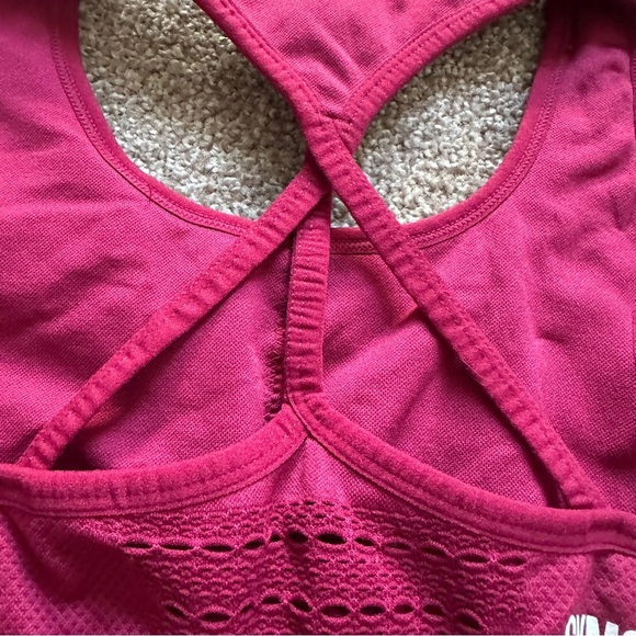 Gymshark Energy Seamless Sports Bra Berry Women’s Size XS Athletic Workout Yoga - Picture 9 of 12